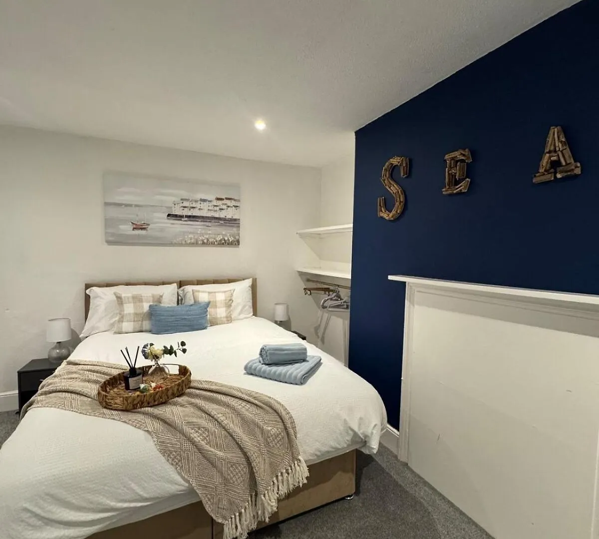 Modern And Spacious Maisonette Hove