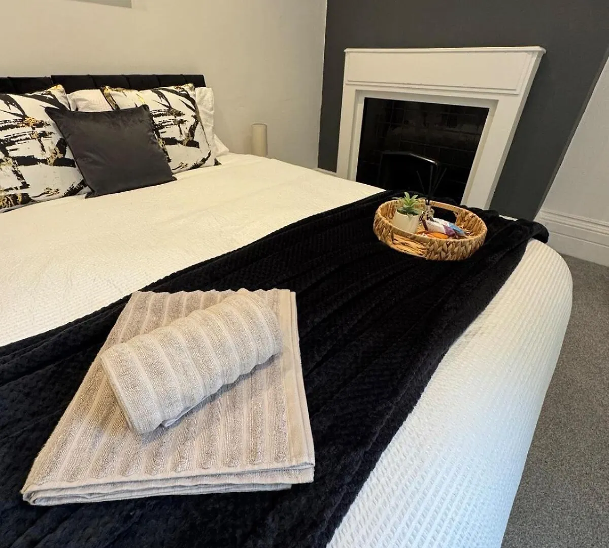 Modern And Spacious Maisonette Hove Appartement